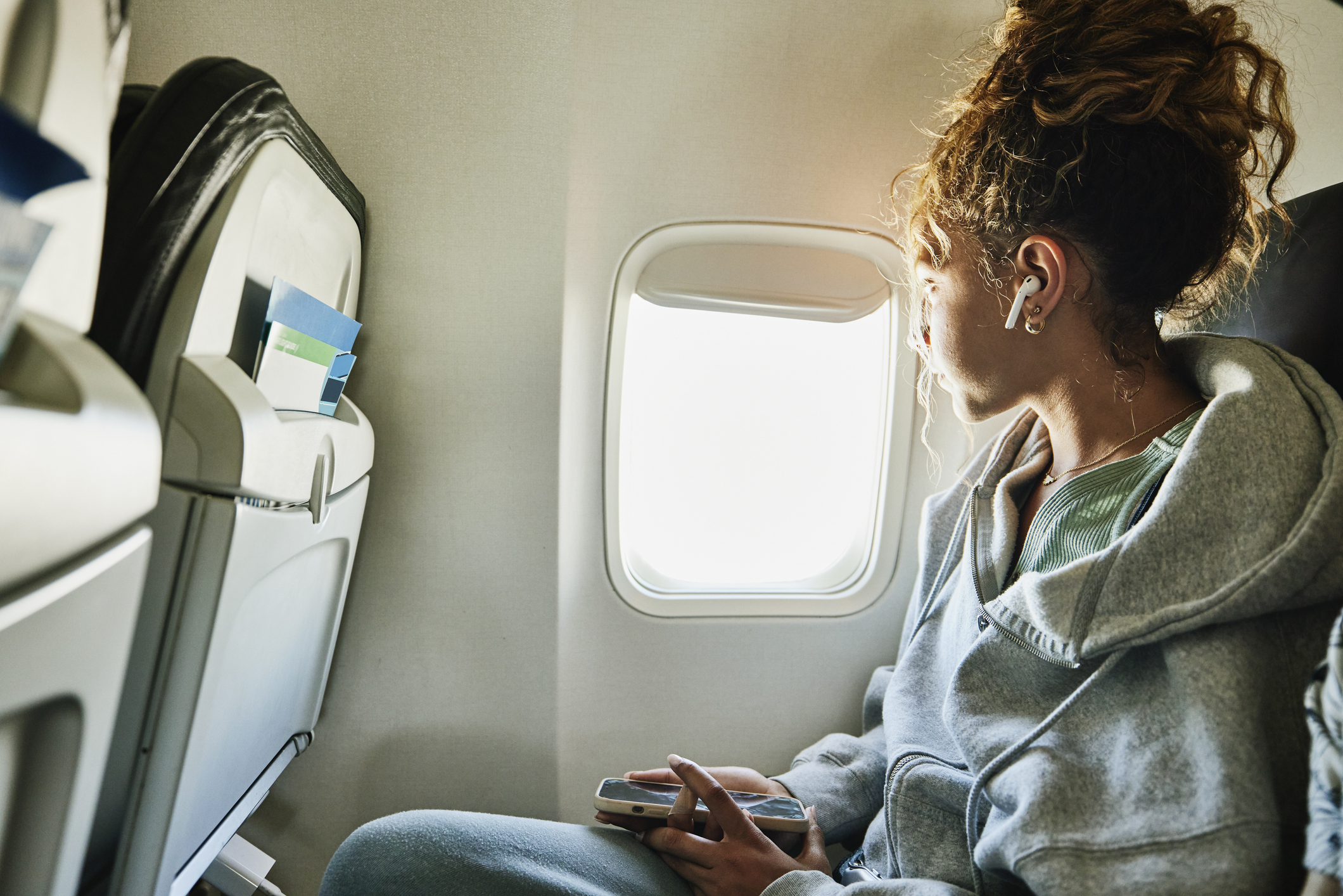 O uso de roupas confortáveis em vôos pode ser um dos meios de prevenção da trombose venosa